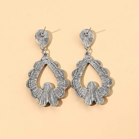 VINTAGE TURQUOISE EARRINGS - Picture 7 of 8